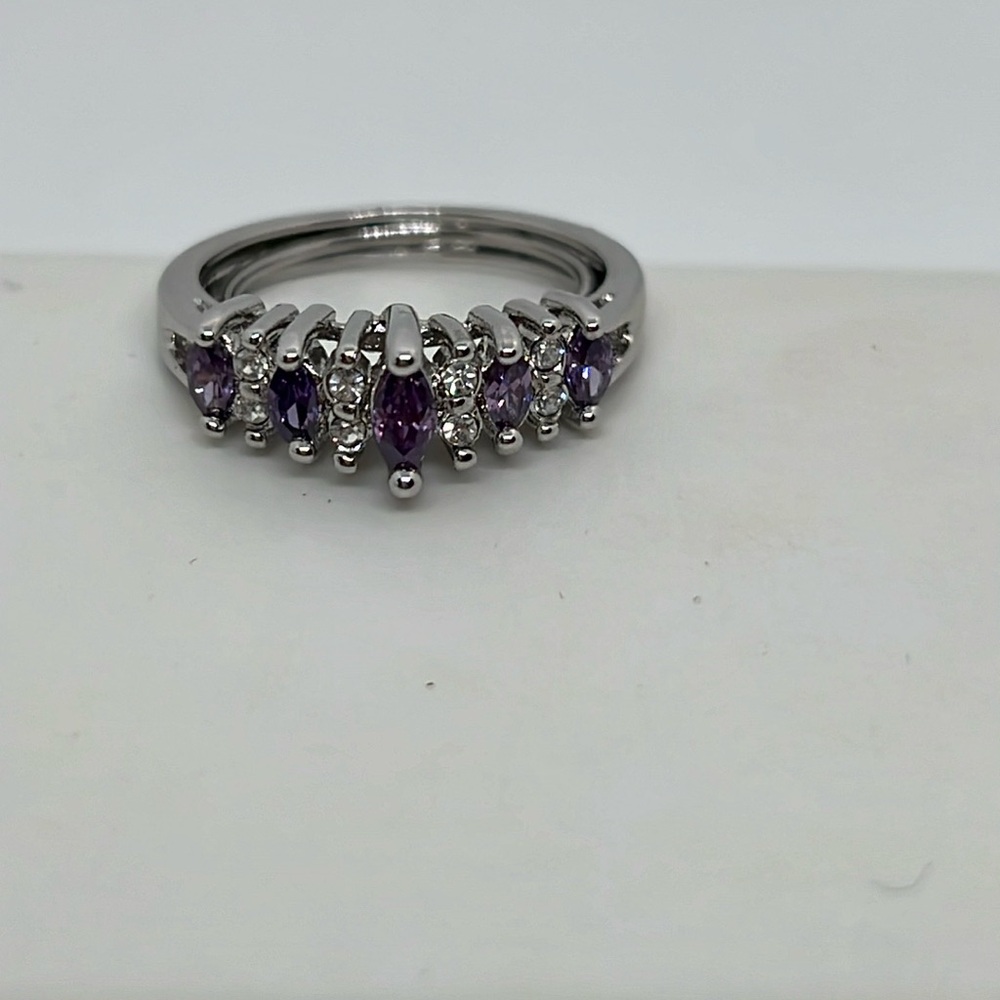 Silver, crystal and amethyst ring. Size 7-8